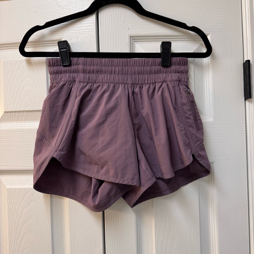 Lululemon tracker shorts